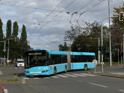 Solaris Urbino 18 ev. �. 7806 proj�d� k�i�ovatkou Sokolsk� t��da a Muglinovsk� | 12. ��jna 2026 | Martin Ve�e�a